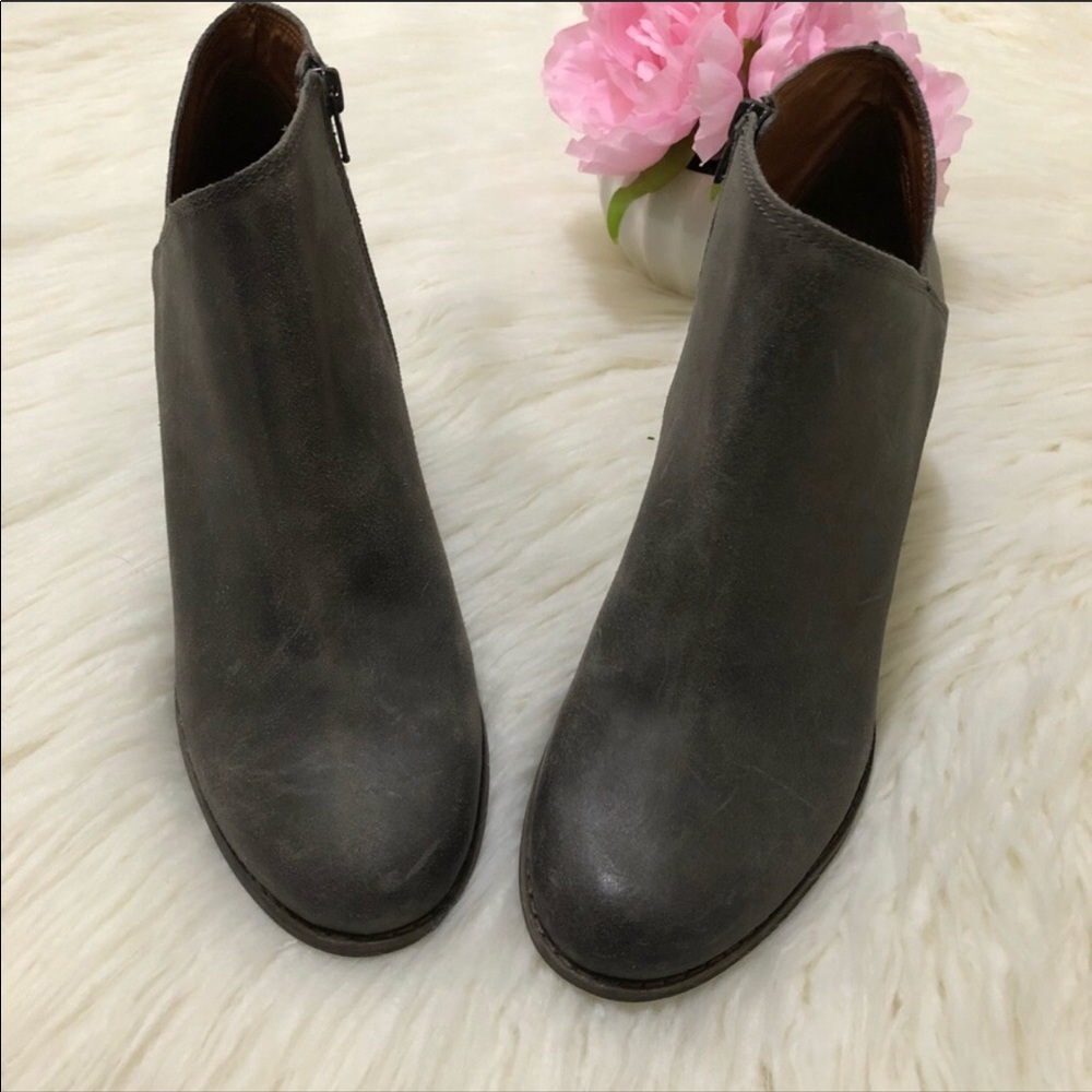 SOLD Lucky Brand Yakeena Ankle Boots Distressed - Picture 2 of 4